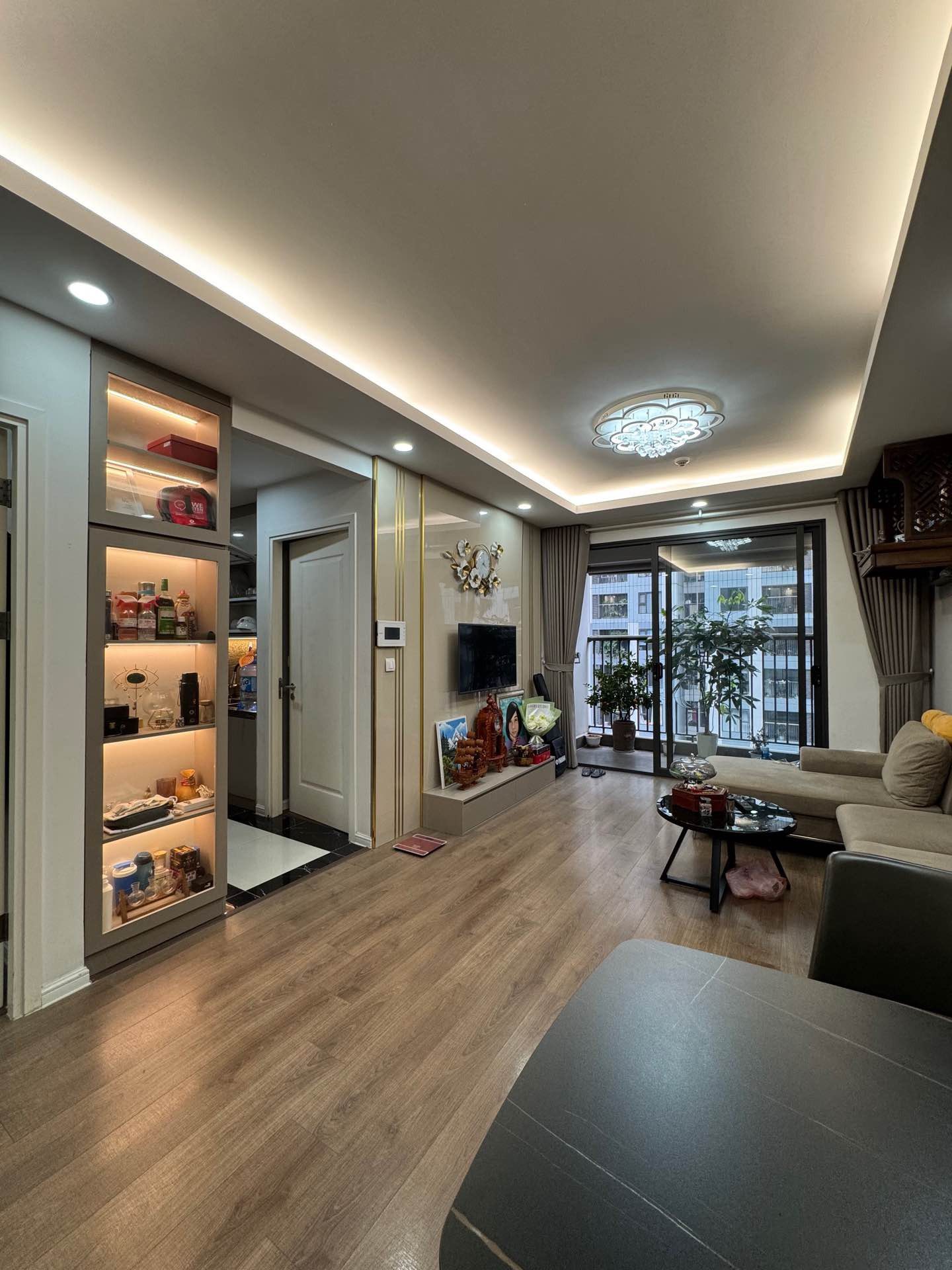 Bán nhà Minh Khai, trung tâm Hai Bà Trưng, lô góc, mặt ngõ ô tô đỗ cửa, kinh doanh sầm uất, giá 10 tỷ