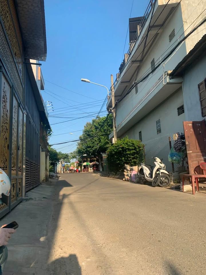 Bán nhà mặt tiền kinh doanh, gần Ama Khê, 18 A Mí Đoan, cách trục chính vài bước, giá 2.9 tỷ