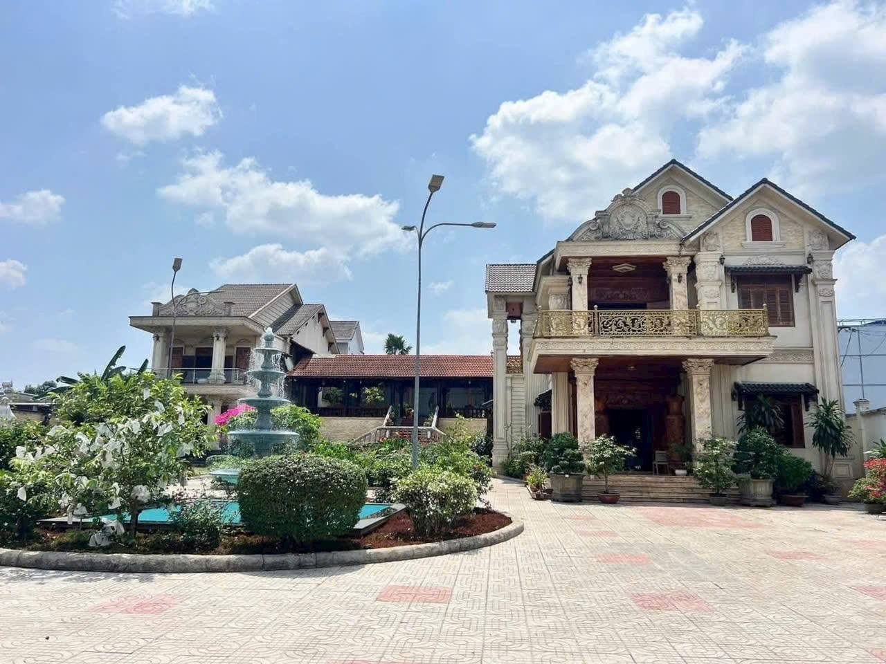 Siêu phẩm dinh thự gỗ tại trung tâm Trảng Bom, giá giảm sâu chỉ còn 28 tỷ