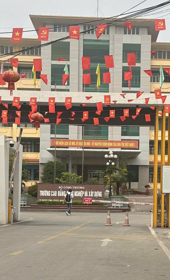 Đất Uông Bí trục chính trường học, ô tô tránh, mặt tiền kinh doanh, giá hời