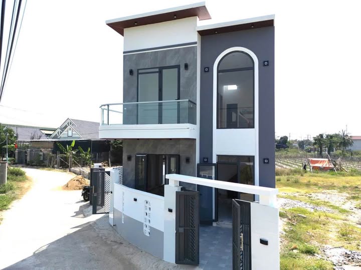 Bán nhà lầu mặt tiền đường Mương Thảo, Diên Phú