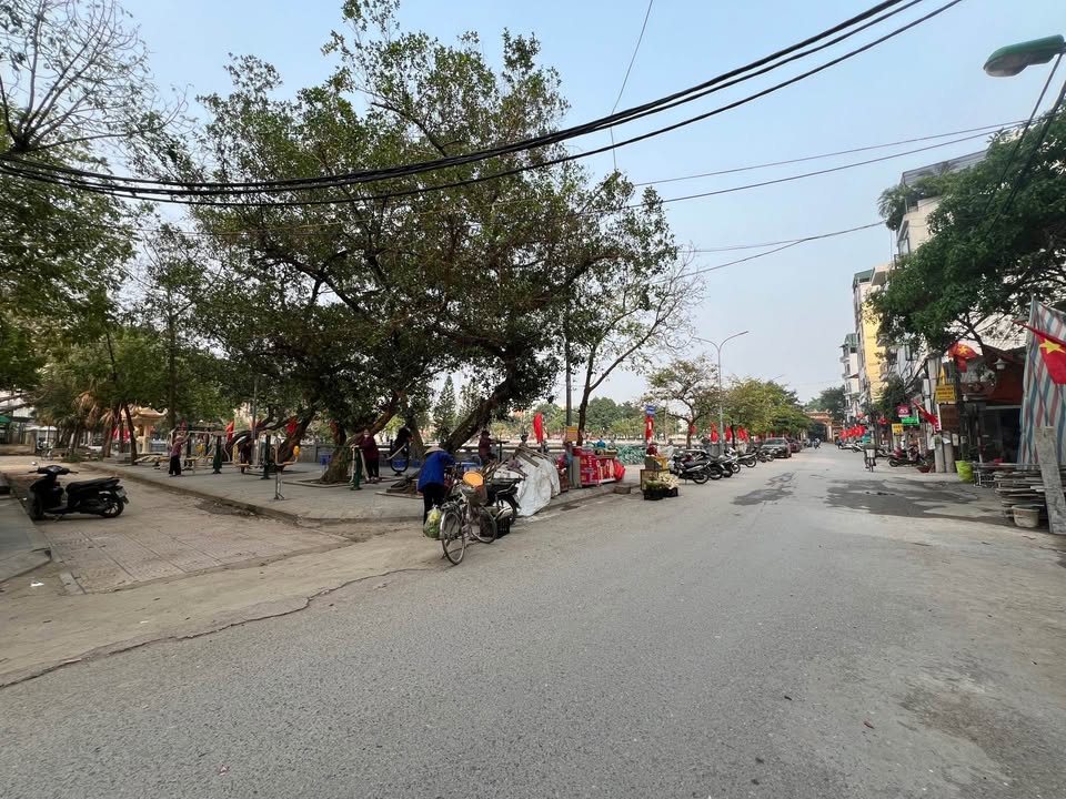 Bán nhà Cầu Diễn, Phú Diễn, 3 tầng, diện tích 55m2, giá 10 tỷ