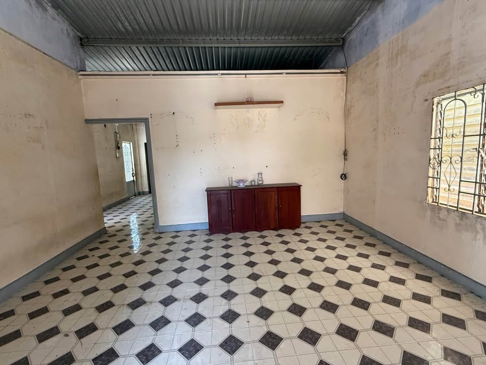 Bán nhà cấp 4, 224,9m² hướng Nam, đường ô tô thông thoáng tại Văn Hải, Ninh Thuận