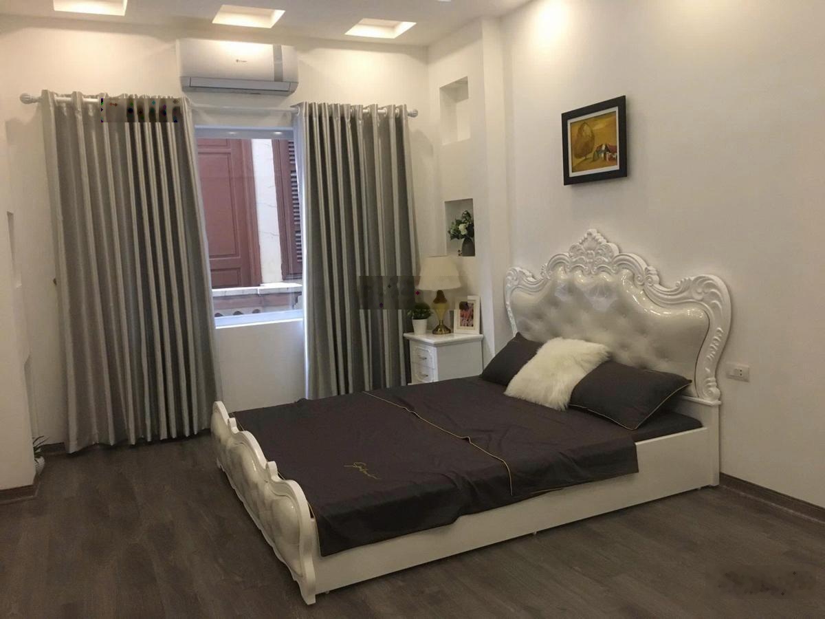 Siêu hiếm! Nhà phố Văn Cao, ngõ oto tránh, nhà 3 bước ra oto, dân xây 30m*5T full NT xịn, ở ngay