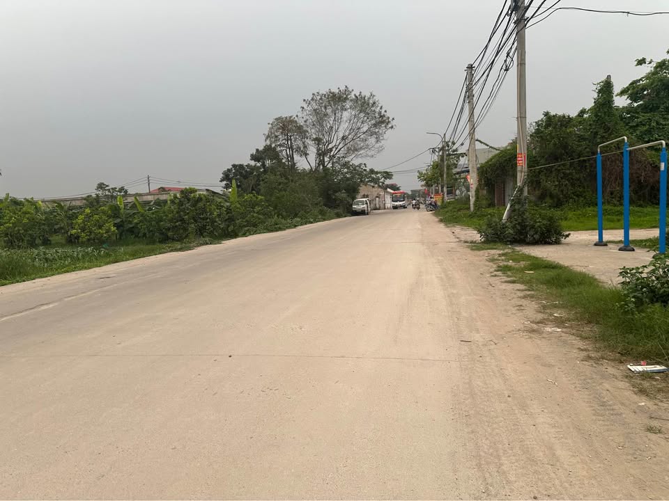 Bán đất tặng nhà 3 tầng tại Mê Linh, Hà Nội, gần chợ, bệnh viện