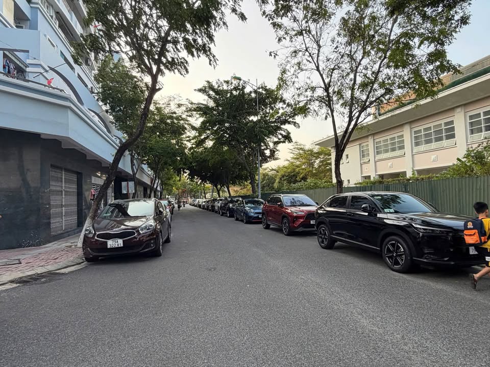 Bán nhà trung tâm Nha Trang, đi bộ ra biển, giá 8,8 tỷ