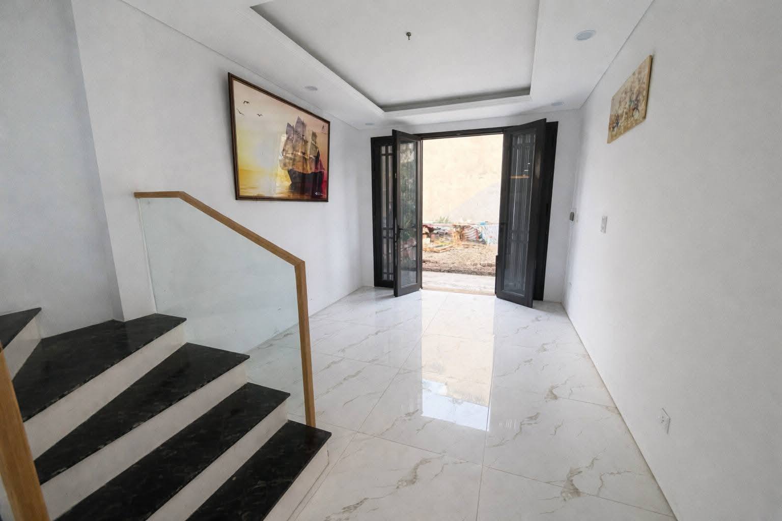 Nhà 4 tầng, 40m² tại Miêu Nha, Tây Mỗ, 6,6 tỷ, gần Vinhomes Smart City