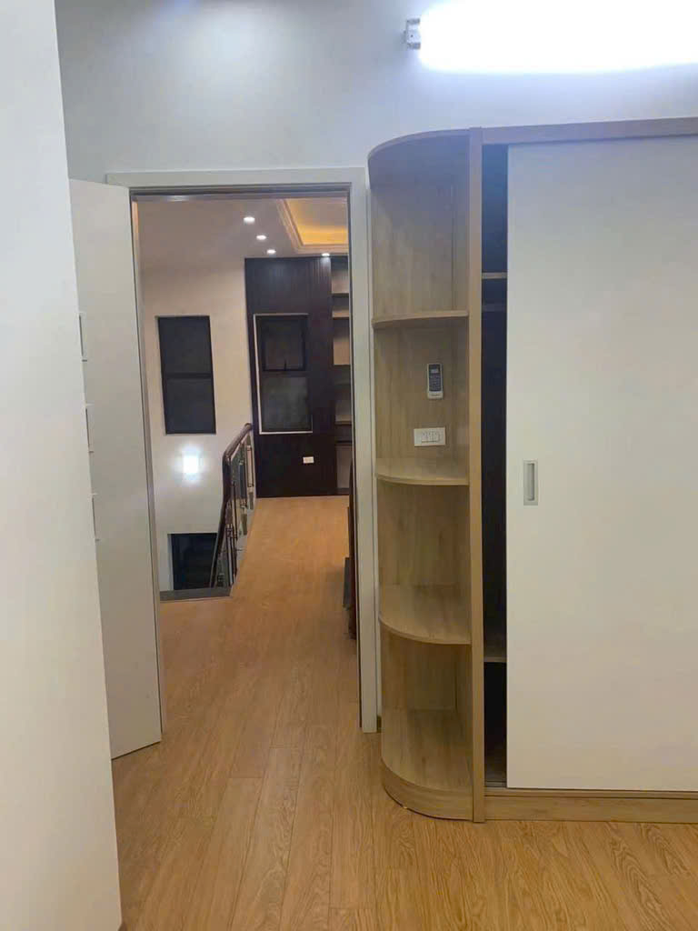 Bán nhà 5 tầng, ô tô tránh, full nội thất, giá 9 tỷ tại Cầu Giấy