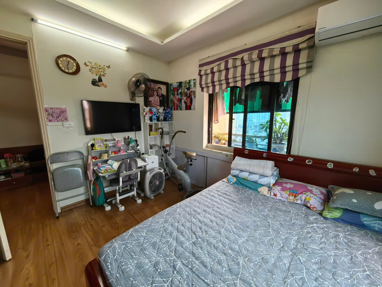 Bán căn chung cư Cầu Giấy, căn góc 62m2, full nội thất, giá 5,85 tỷ