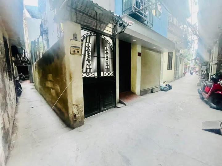 Bán nhà phố Minh Khai, 40m2, 4 tầng, mặt tiền 3.4m, hàng xóm Times City giá 8.3 tỷ