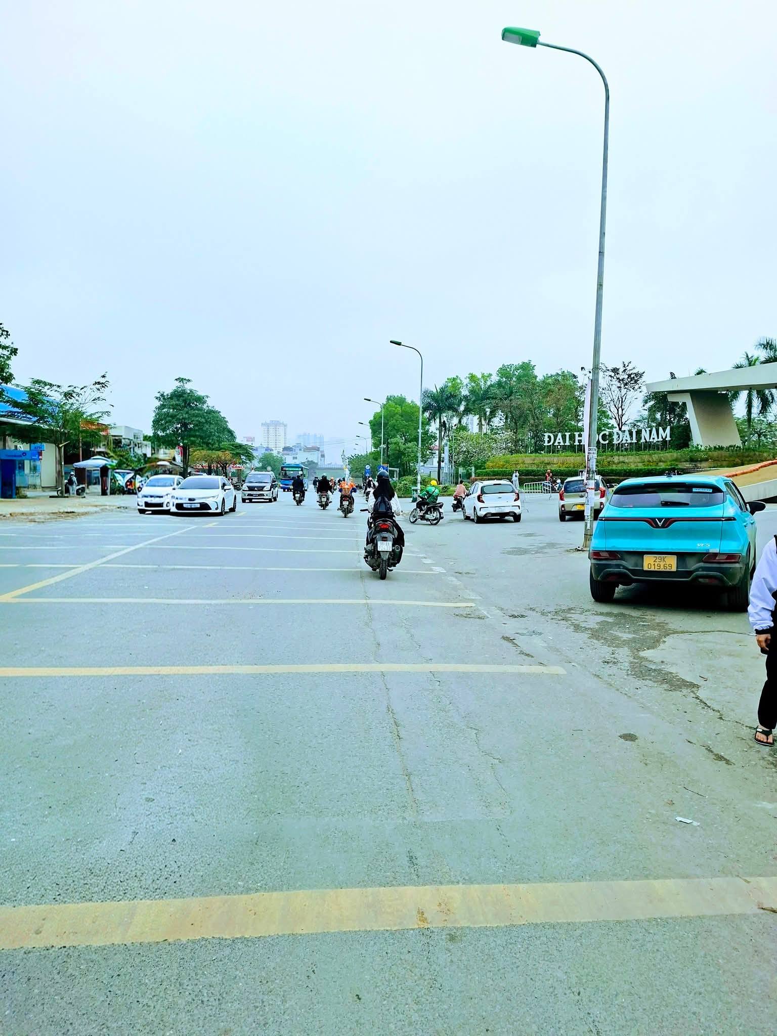 Bán nhà mới 5 tầng, 6 phòng ngủ, lô góc, gần ô tô