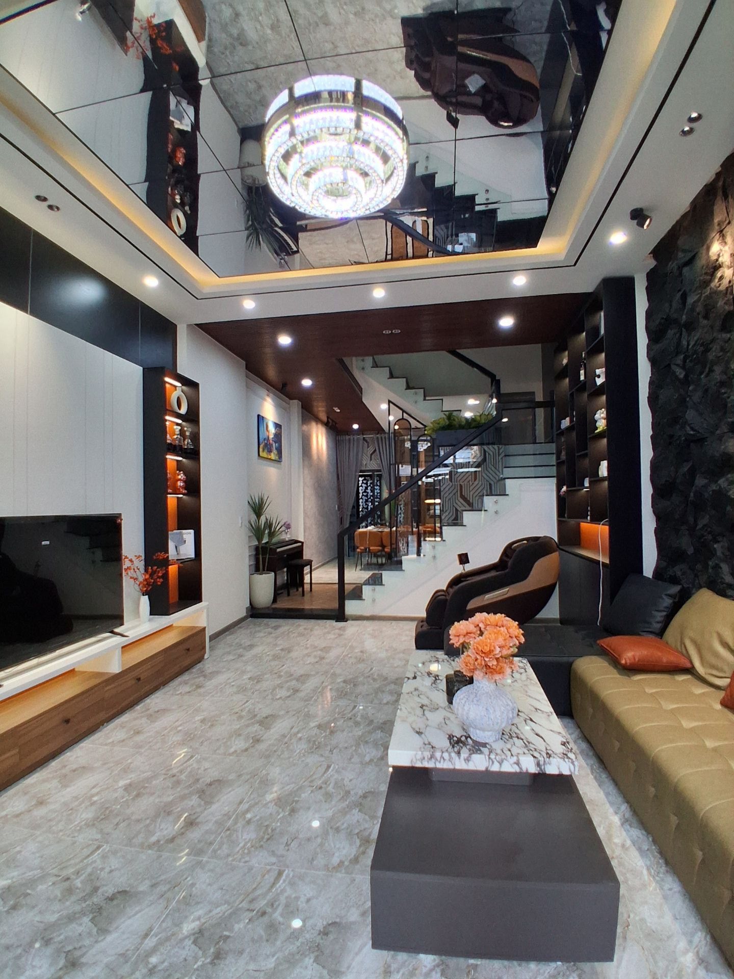 Bán nhà 3 tầng đường Nguyễn Huy Tự, Liên Chiểu, Đà Nẵng, giá 8.3 tỷ