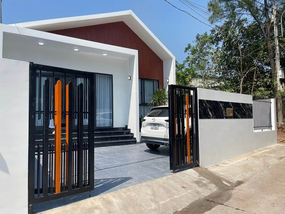 Bán villa diện tích gần 200m2 tại phường Thủy Xuân, thành phố Huế, giá 2.79 tỷ