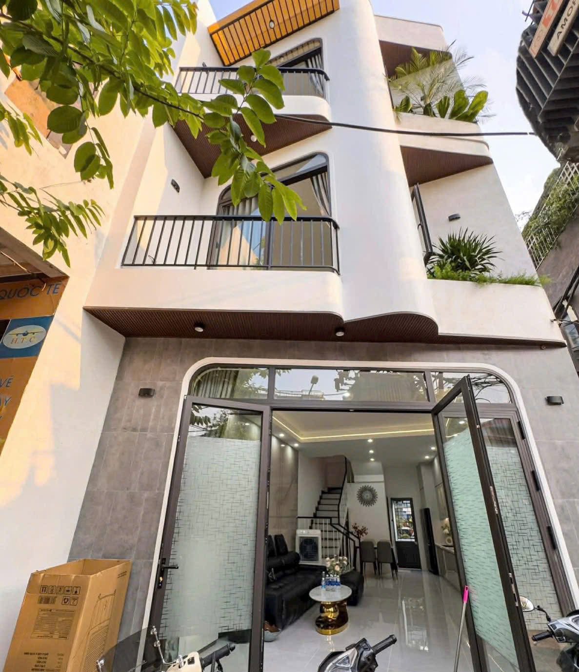 Bán nhà mặt tiền Thái Thị Bôi, kẹp 2 kiệt bên hông và sau nhà, 3 tầng 3 mê, vị trí đẹp tại Thanh Khê