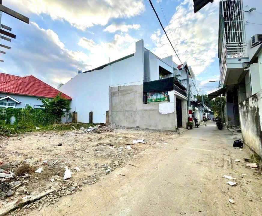 Bán nhanh lô đất thổ cư, ô tô tận nơi, sau lưng cafe Ngọc Bích, cách khu đô thị Vĩnh Điềm Trung chỉ 500m, giá 2.5 tỷ