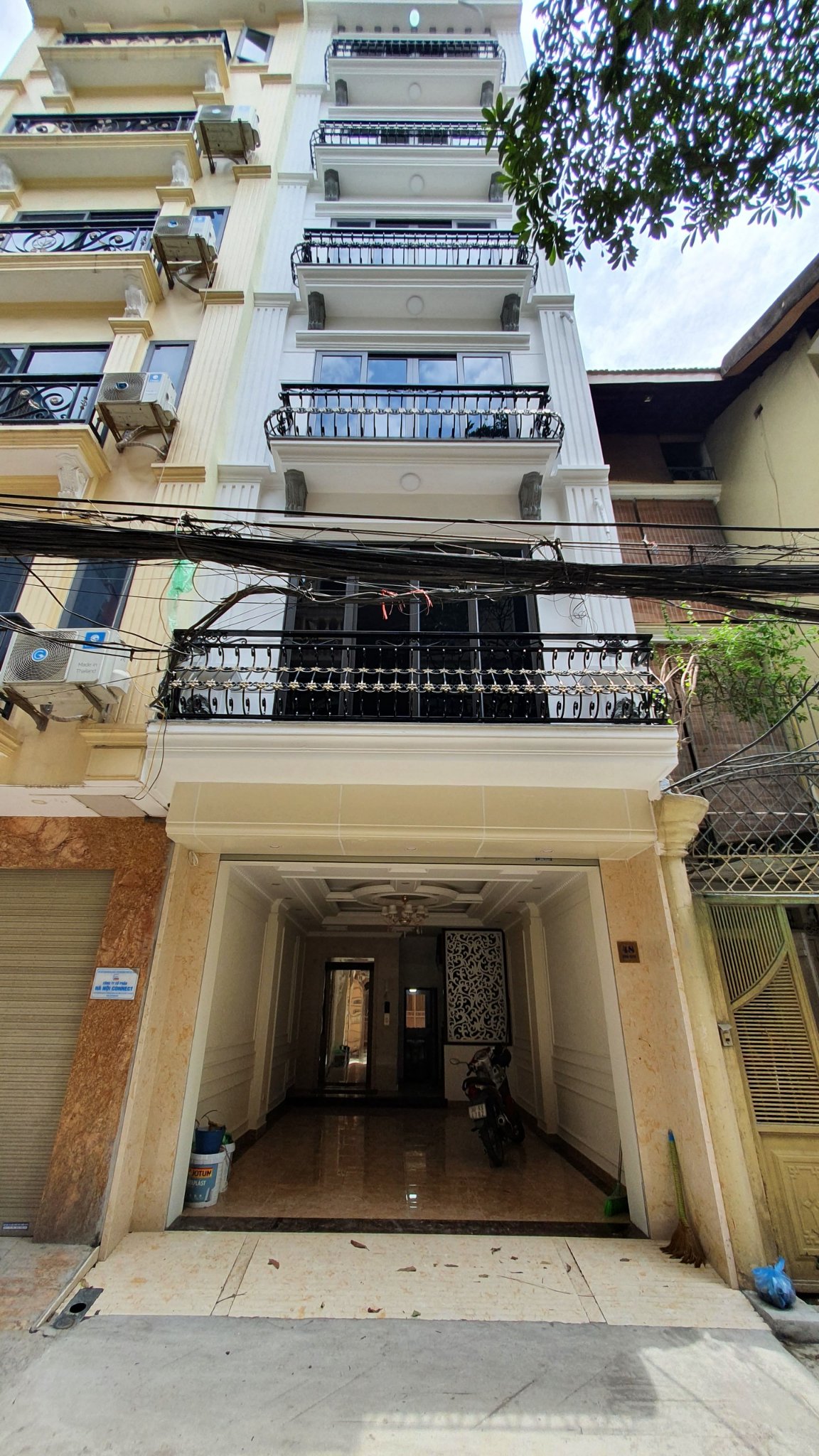 Nhà 7 tầng Cầu Giấy, sát Starlake, dân trí cao, ở sướng tê người