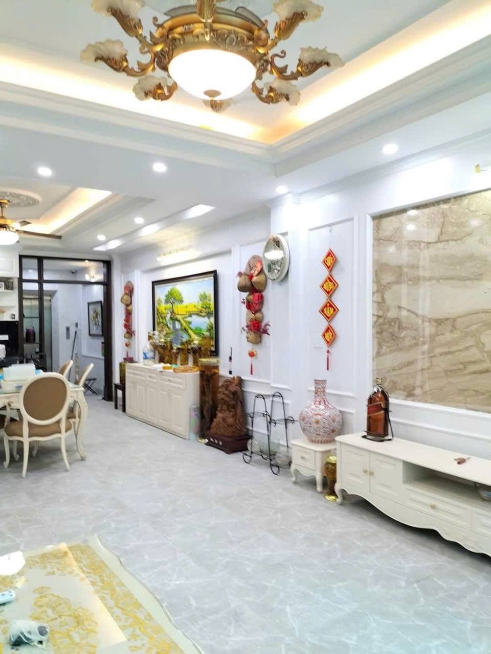 Bán nhà riêng quận Cầu Giấy, thành phố Hà Nội, giá 68 tỷ