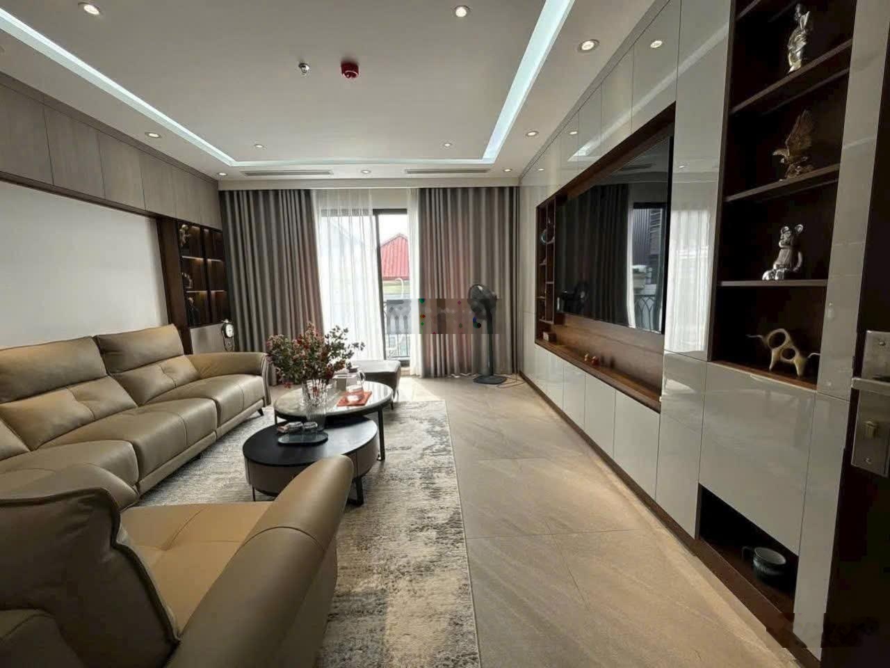 10 tỷ nhà đẹp Giang Văn Minh - Đội Cấn - Ba Đình 50m2 6 tầng thang máy ngõ thông ba gác tránh