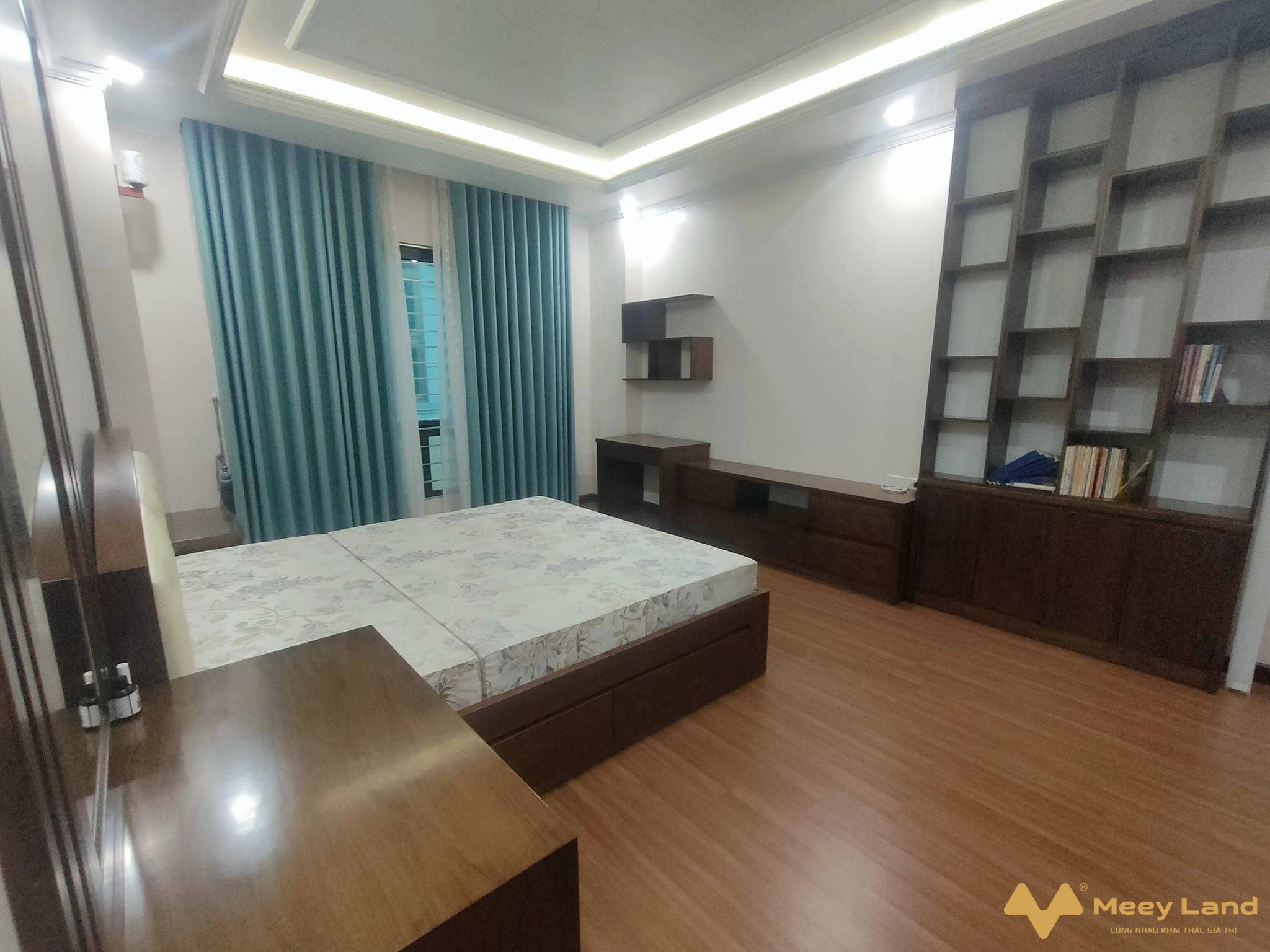 Bán nhà phố Nguyễn Thị Định, lô góc, 8 tầng, thang máy, vừa ở vừa cho thuê 60 triệu/ tháng