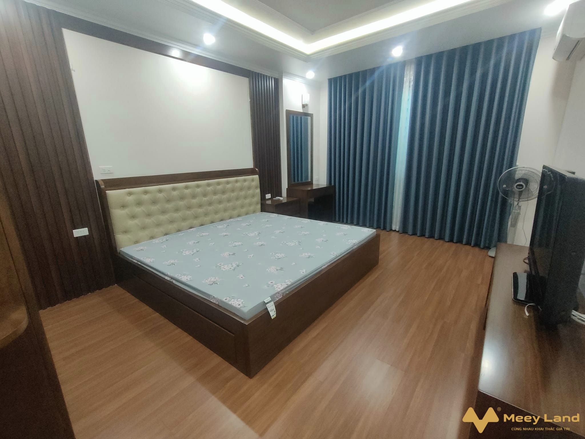 Bán nhà phố Nguyễn Thị Định, lô góc, 8 tầng, thang máy, vừa ở vừa cho thuê 60 triệu/ tháng