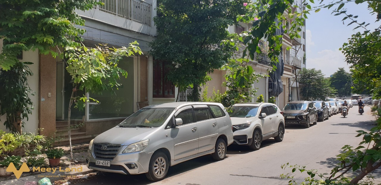 Cho thuê nhà liền kề dự án 249A Thụy Khuê, 200m2