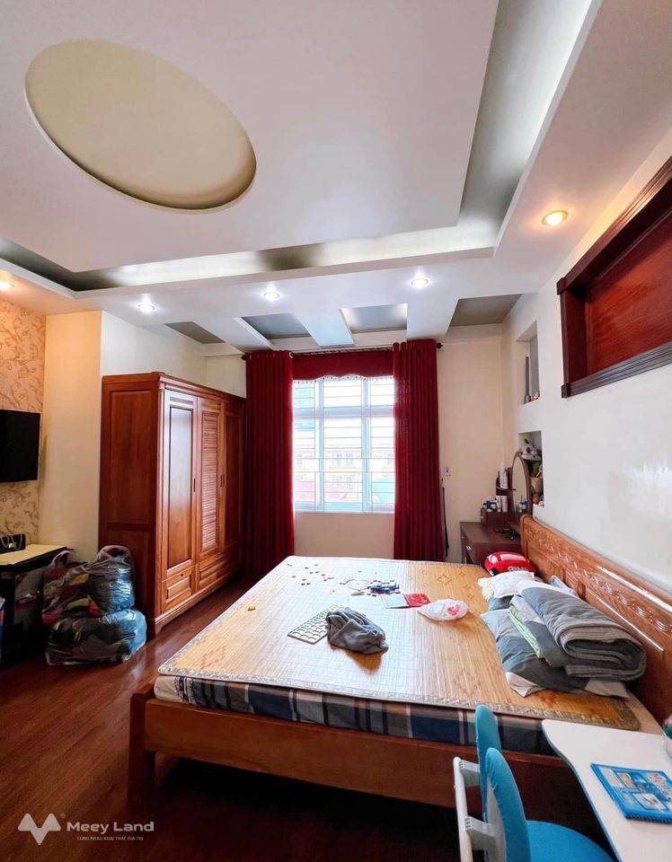 Bán gấp nhà phố Đại La 30m2 x 4 tầng, mặt tiền 5m, giá 2,65 tỷ