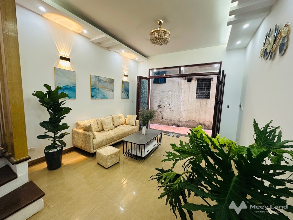 Bán gấp nhà phố Đại La 60m2 x 5 tầng, mặt tiền 4,1m, giá 4,95 tỷ