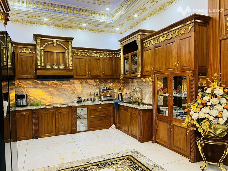 Bán biệt thự 2 mặt tiền ngay Phạm Ngọc Thạch, Phú Mỹ, Thủ Dầu Một, Bình Dương, 350m2, 3 tầng