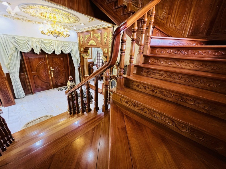 Bán biệt thự 2 mặt tiền ngay Phạm Ngọc Thạch, Phú Mỹ, Thủ Dầu Một, Bình Dương, 350m2, 3 tầng