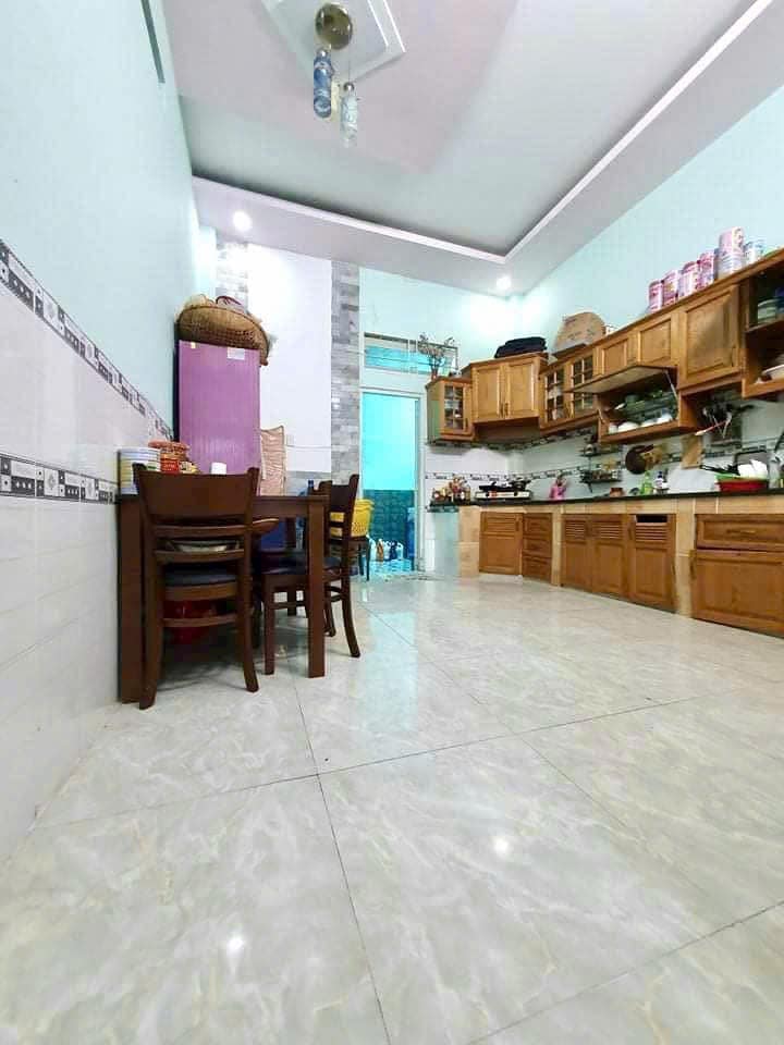 Bán nhà gần chợ Hiệp Thành 100m2, 2 phòng ngủ, 2wc, giá 1,75 tỷ