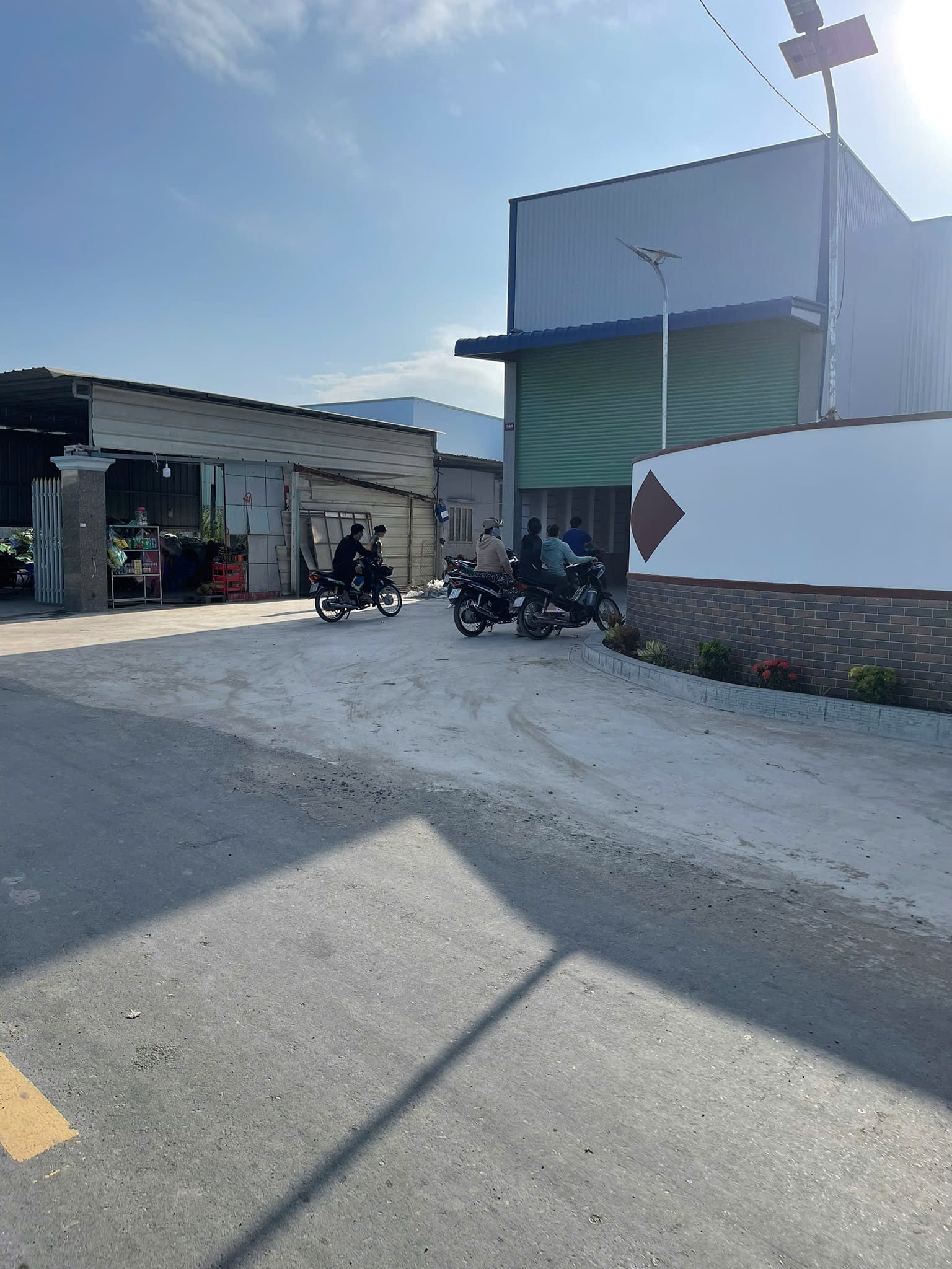 Bán lô đất mặt tiền 299m2- giá chỉ 2 tỷ 300 triệu - Đức Hòa Thượng - Long An