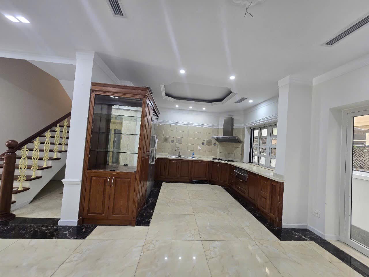 Biệt thự Nguyễn Huy Tưởng – trung tâm Thanh Xuân – hoàn thiện đẹp