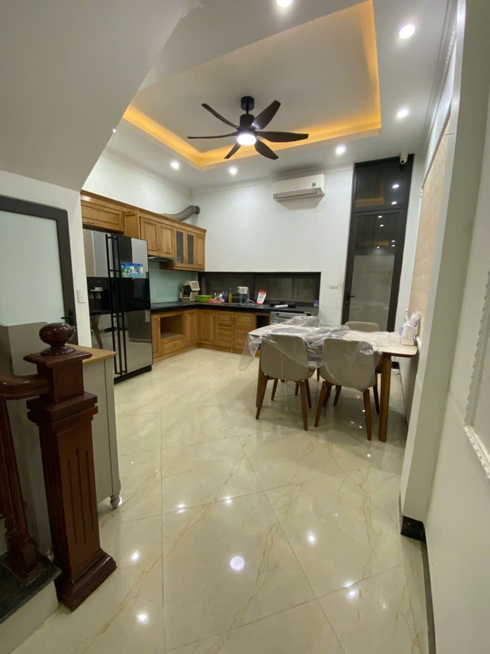 Bán nhà Minh Khai ở luôn, ngõ nông, gần ô tô, dân xây, hai thoáng 63m2, giá chỉ 10 tỷ