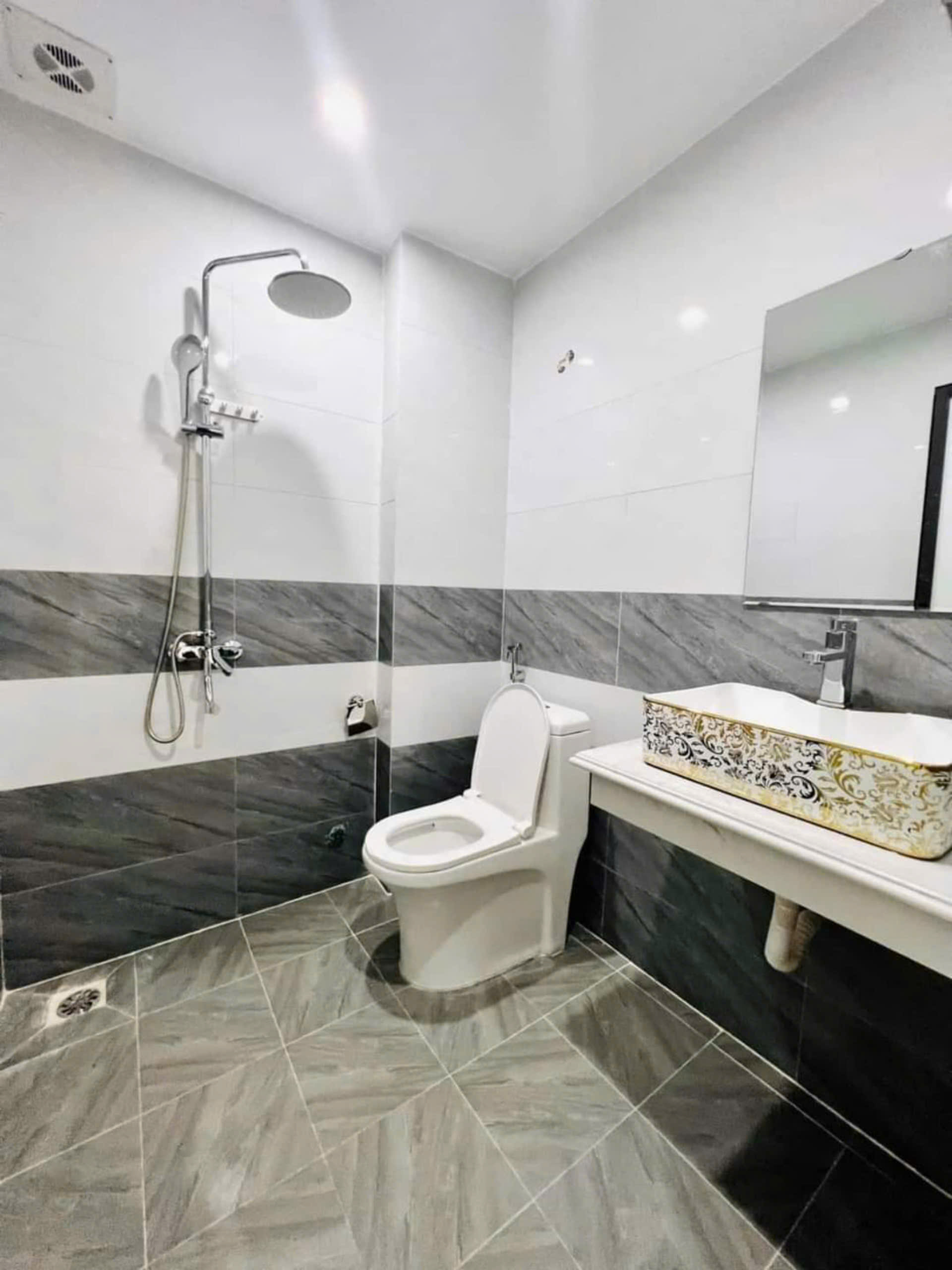 Bán nhà Đắc Sở 35m2, 5 tầng, 3 ngủ, ô tô đỗ gần, ngay đường 32, phố Nhổn