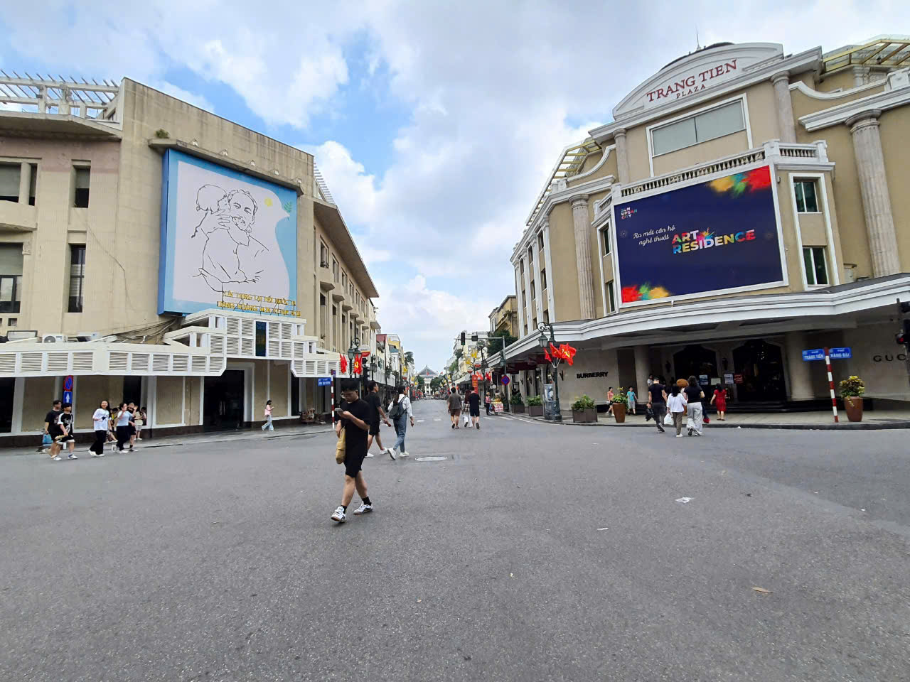 Bán nhà mặt phố Hàng Bài 90m2, 2 tầng, mặt tiền 3,6m, 68 tỷ, vỉa hè, kinh doanh