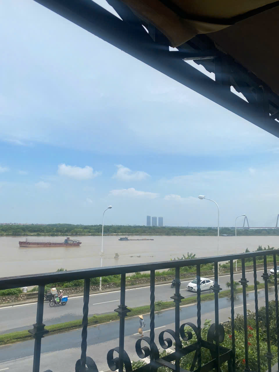 Bán nhà mặt phố An Dương Vương, Tây Hồ 180m2, 4 tầng, mặt tiền 7,5m, 41 tỷ, kinh doanh