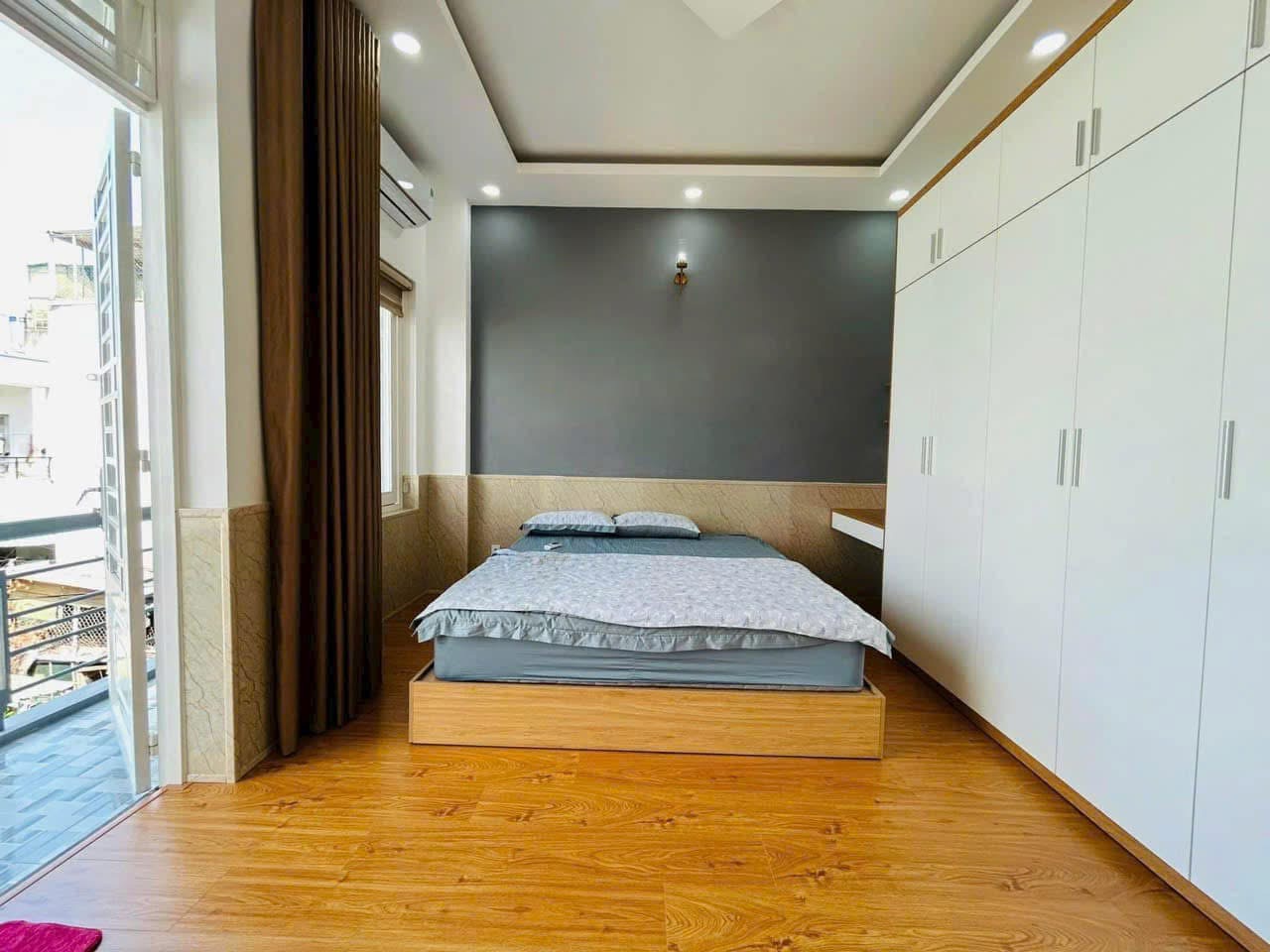 Đi nước ngoài bán gấp nhà 72m2, Phạm Văn Hai, Tân Bình, giá bán 2,99 tỷ