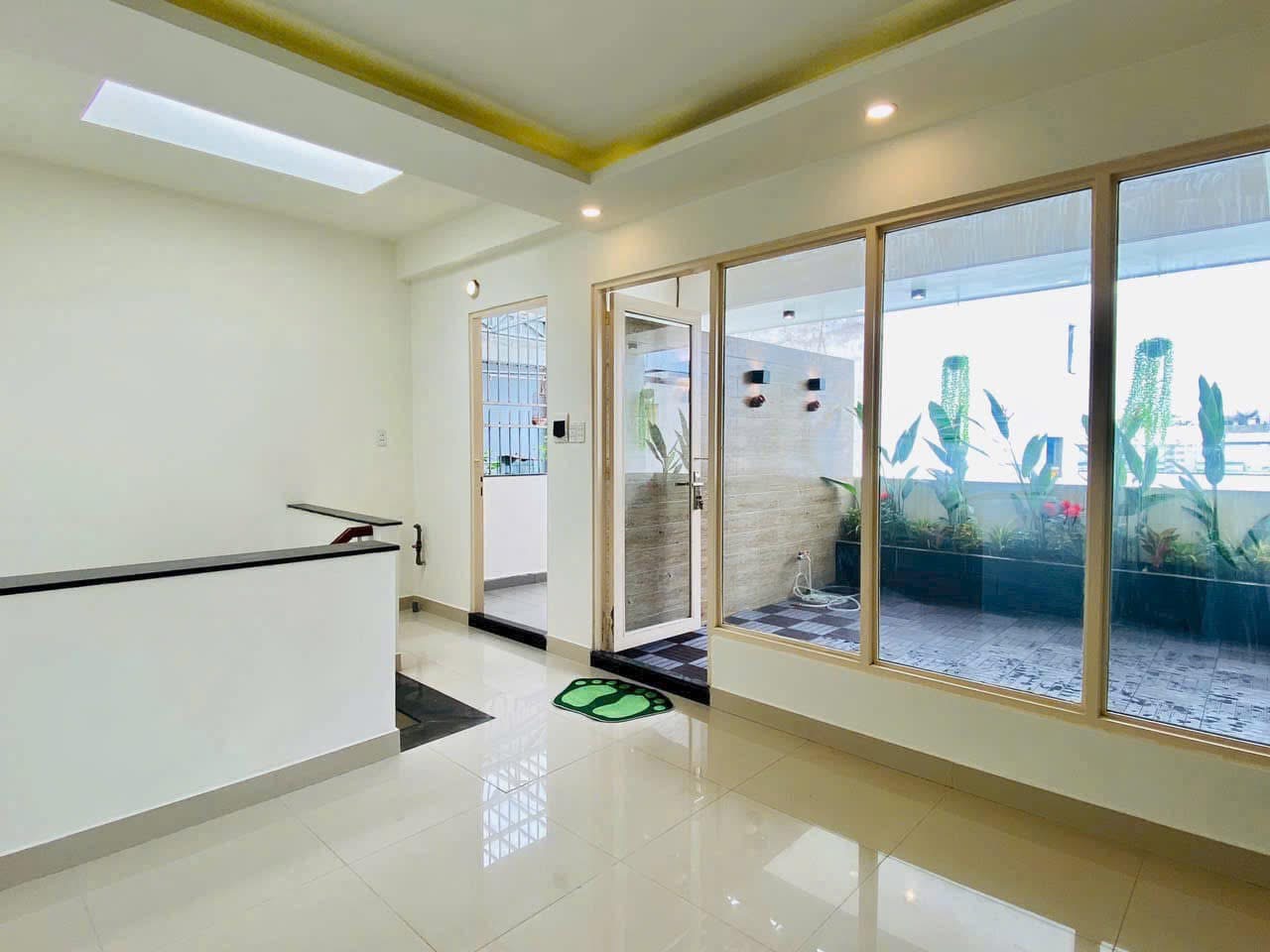 Đi nước ngoài bán gấp nhà 72m2, Phạm Văn Hai, Tân Bình, giá bán 2,99 tỷ