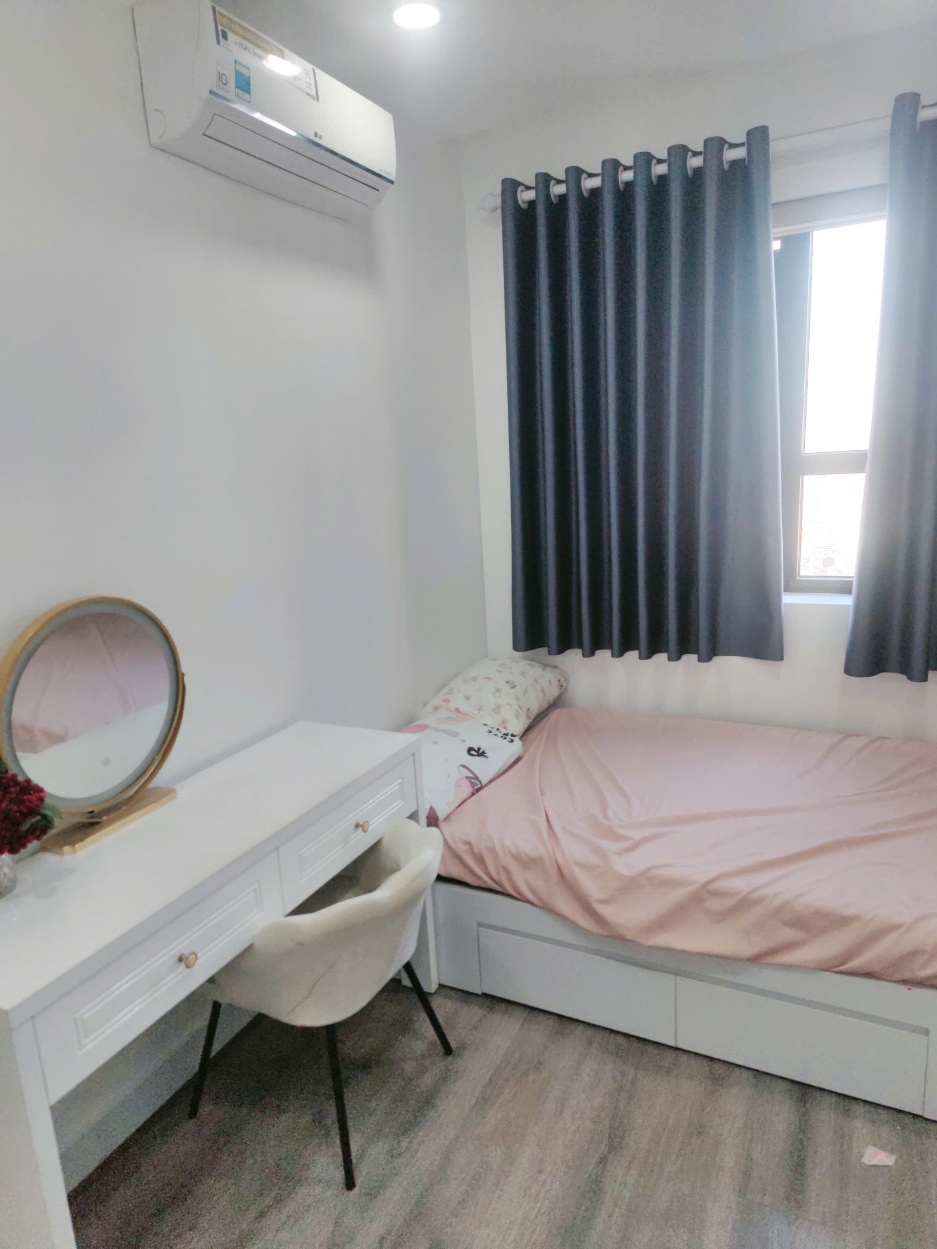 Cho thuê căn hộ 2 ngủ 52m2, nội thất đẹp tại Hoàng Huy Lạch Tray