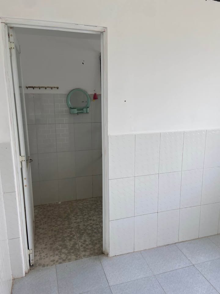 Bán gấp căn trọ 130m2 - 1 lầu 1 trệt - 3 phòng trọ - Tân Thông Hội - Củ Chi