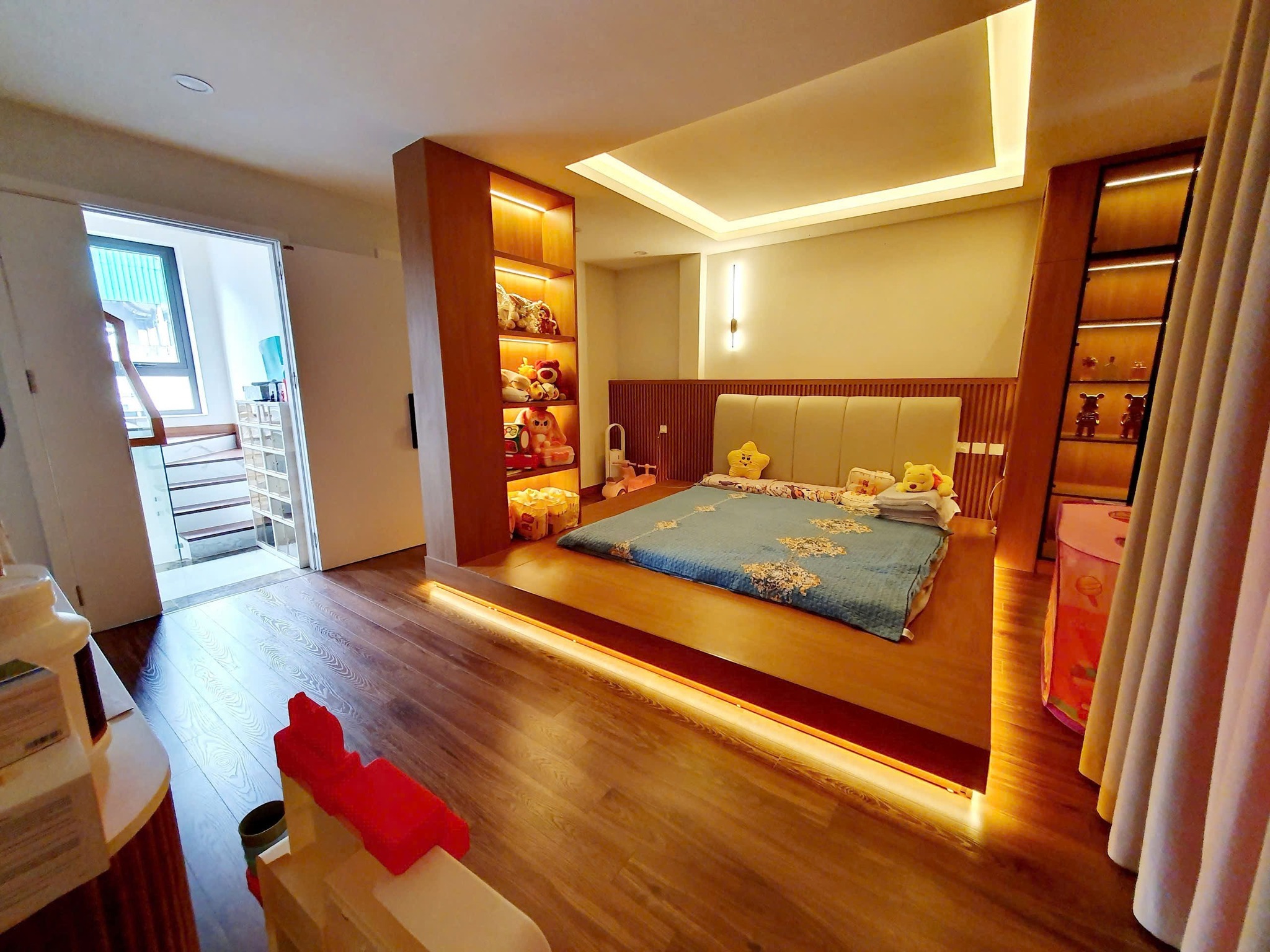 Bán nhà Xuân La, Tây Hồ, 6 tầng thang máy, ô tô vào nhà, khu dân trí cao, an ninh