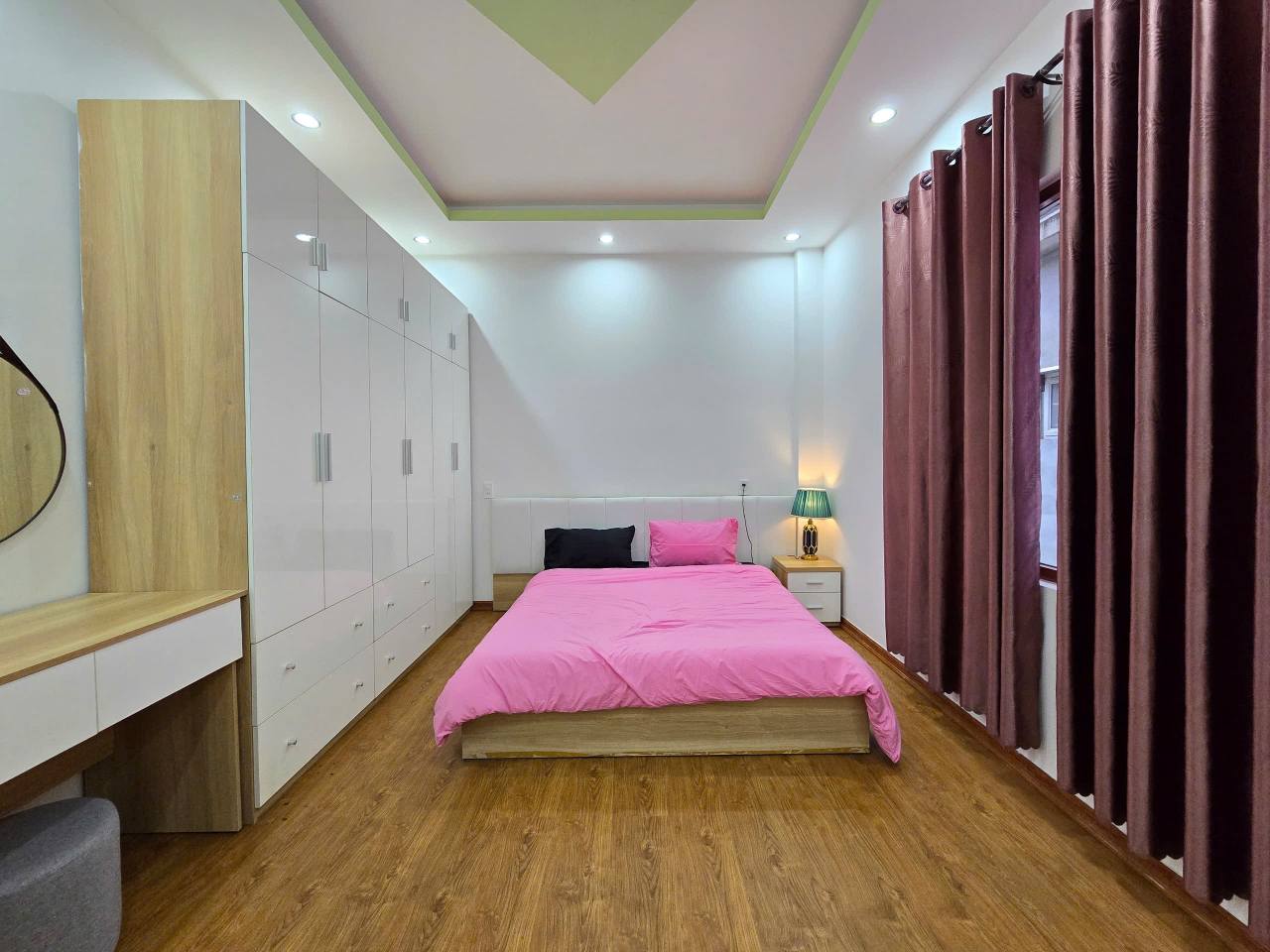 Siêu phẩm 4 tầng sát Hồ Tùng Mậu, full nội thất, gần biển Nguyễn Tất Thành, Đà Nẵng