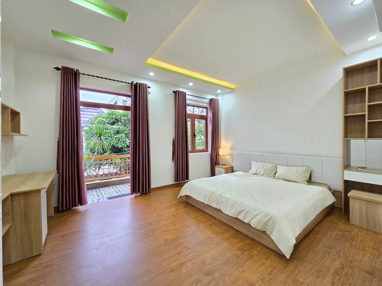 Siêu phẩm 4 tầng sát Hồ Tùng Mậu, full nội thất, gần biển Nguyễn Tất Thành, Đà Nẵng