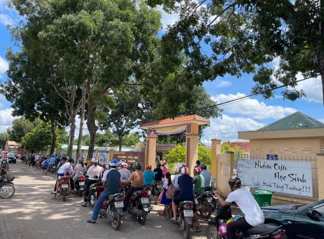 Cần tiền bán 250m2 đất thổ cư, nằm ngay chợ, trường học, giá 190 triệu