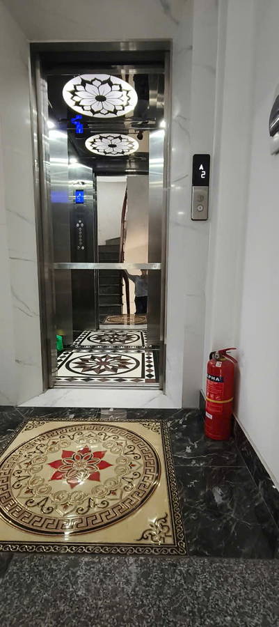 Bán nhà riêng 6 tầng Hoàng Đạo Thành, 30m2, mặt tiền 5,2m, ngõ ô tô đỗ cửa, thang máy