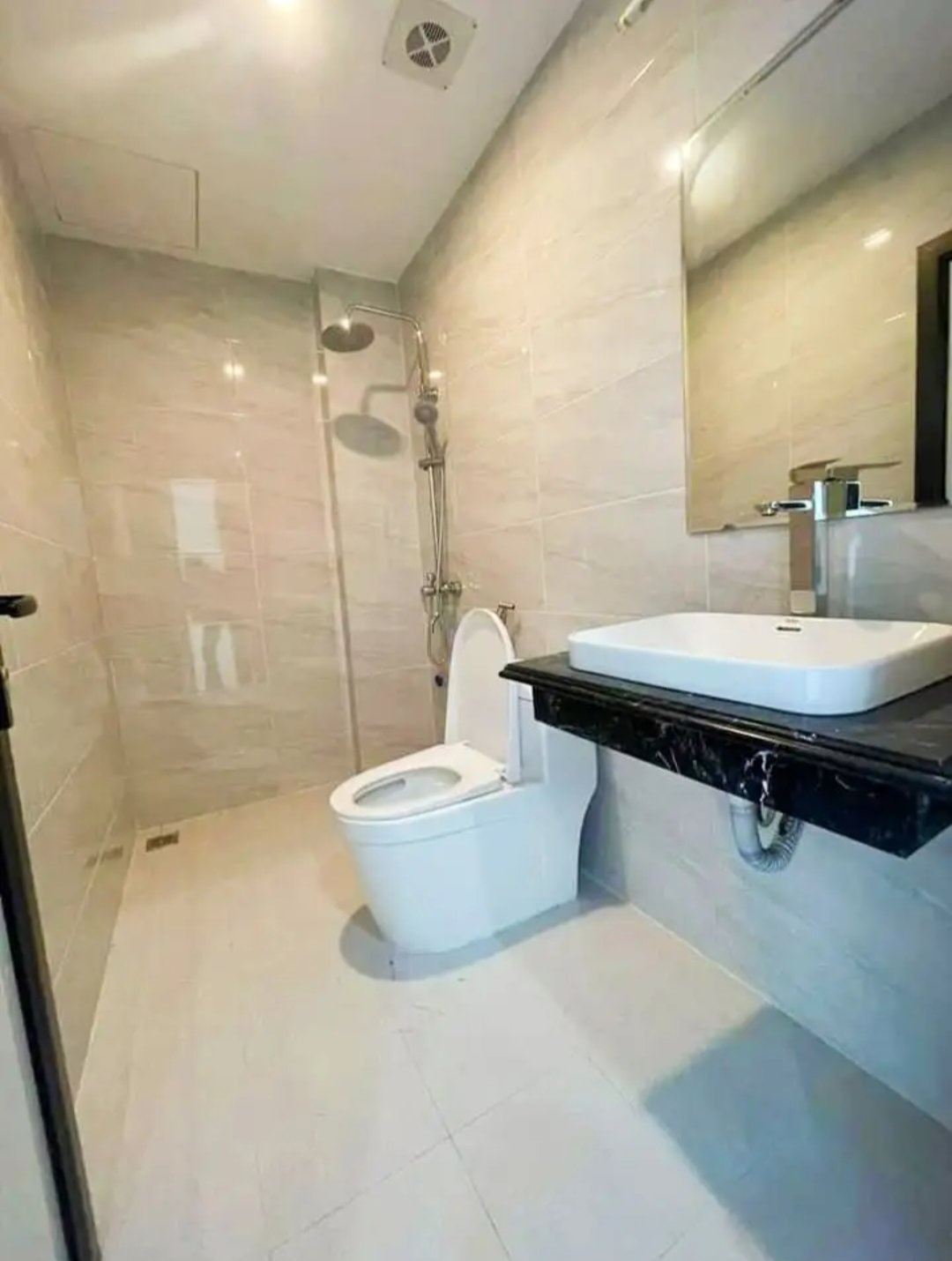 Bán nhà Lại Yên, Hoài Đức, 38m2 xây 4 tầng đầy đủ nội thất, đối diện trường Edison School