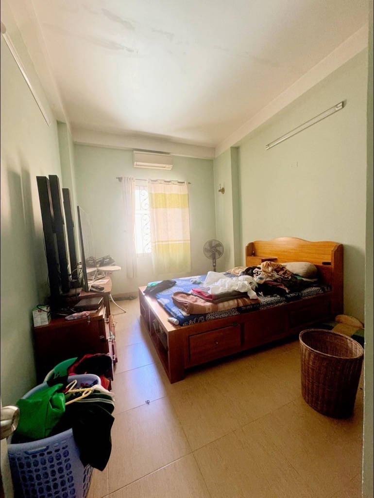 Mặt tiền xây 4 tầng, 6 ngủ, khu họ Lê, kinh doanh đỉnh, gần Nguyễn Sơn, giá 8,3 tỷ