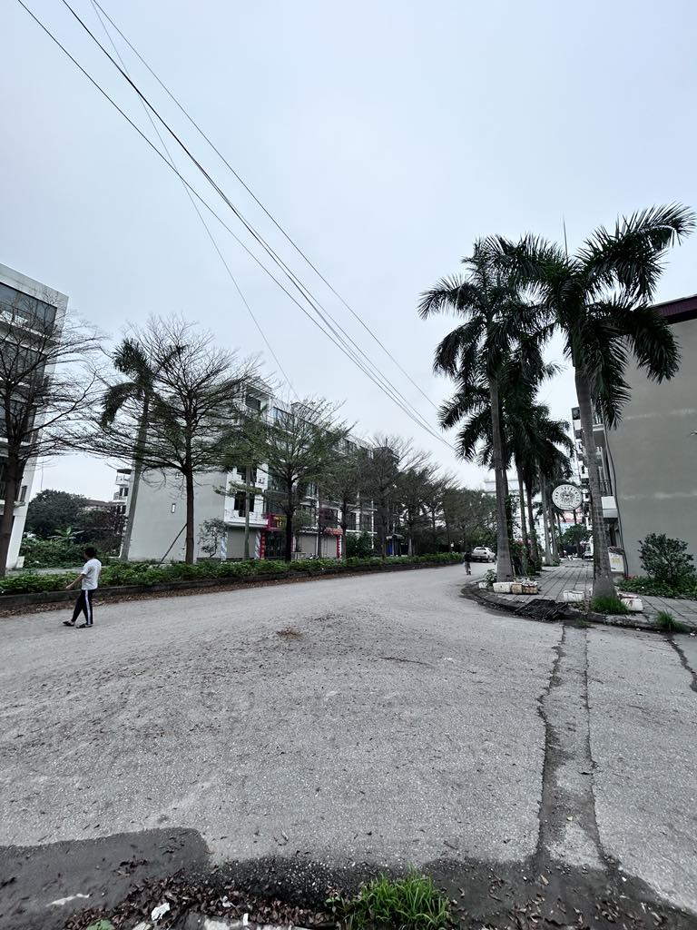 Bán nhà 2 tầng ở ngay trung tâm thị trấn Trâu Quỳ, khu giãn dân tái định cư 7.2ha, cực hiếm