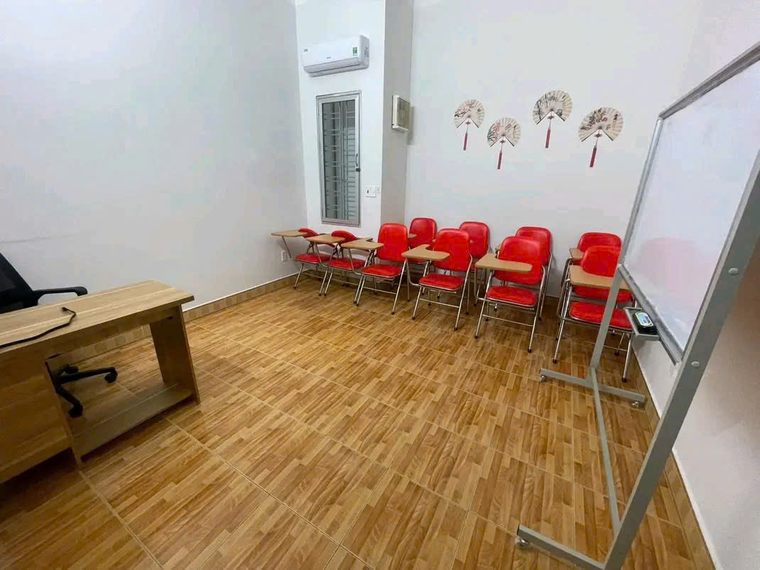 Cho thuê nhà mặt đường Quán Nam