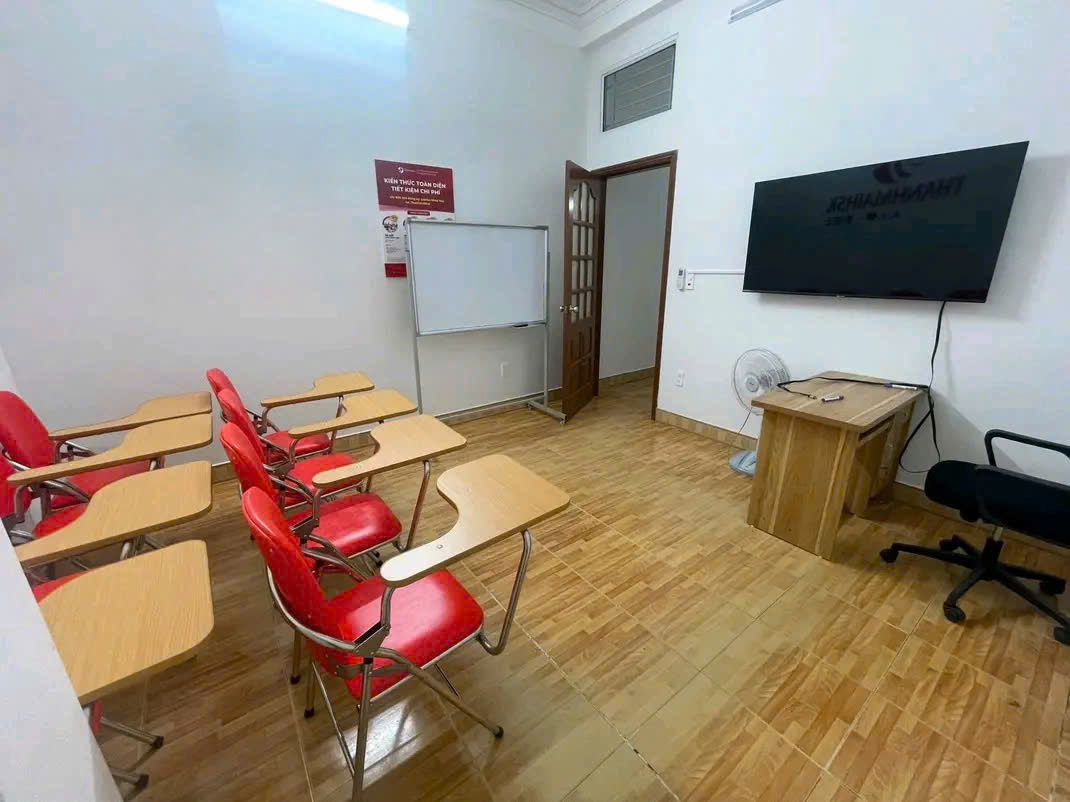 Cho thuê nhà mặt đường Quán Nam